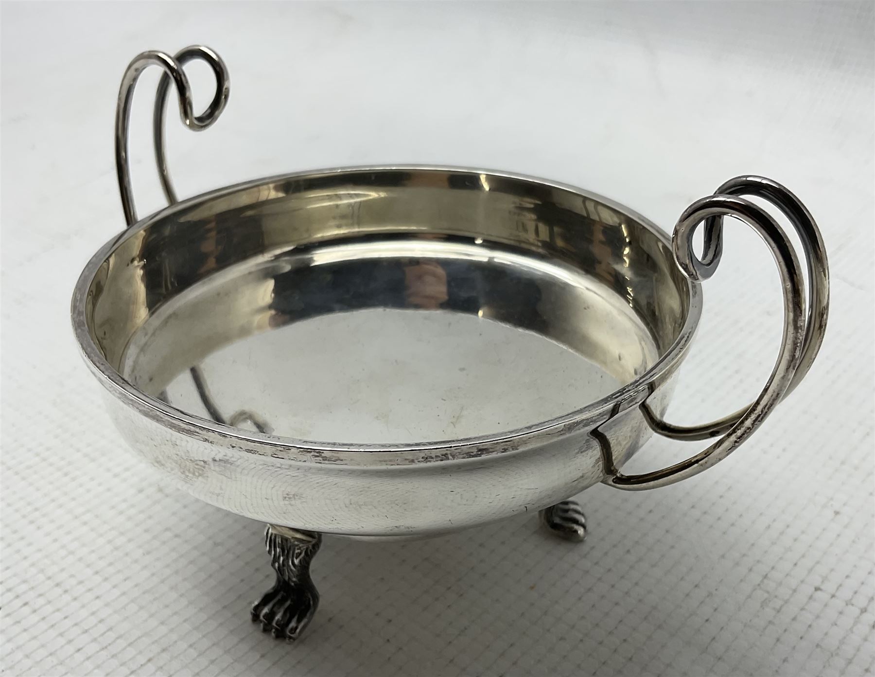 Edwardian silver two handled bon bon dish - Image 2 of 2