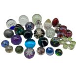 Quantity of glass paperweights including Selkirk and Caithness (27)