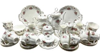 Royal Albert 'Tranquillity Rose' pattern tea service to include cups