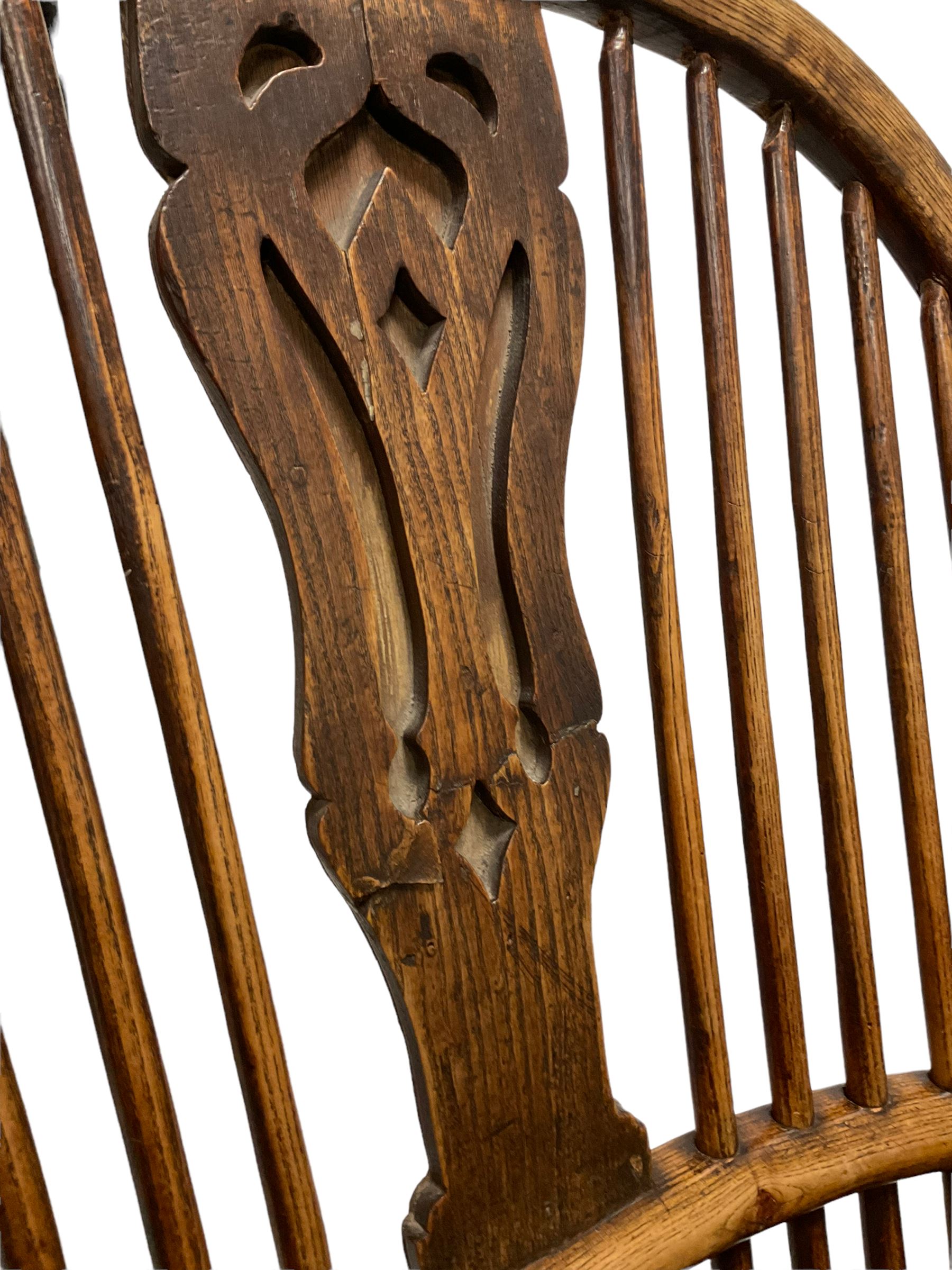 Early 19th century Windsor armchair - Image 3 of 5