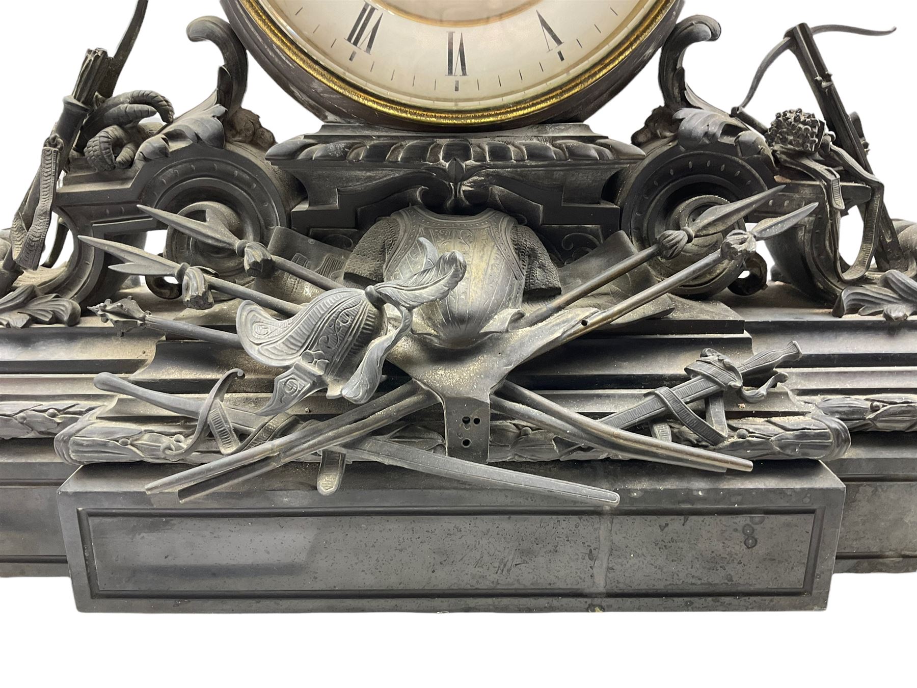 A large and imposing late 19th century French mantle clock with a breakfront plinth constructed from - Bild 4 aus 5