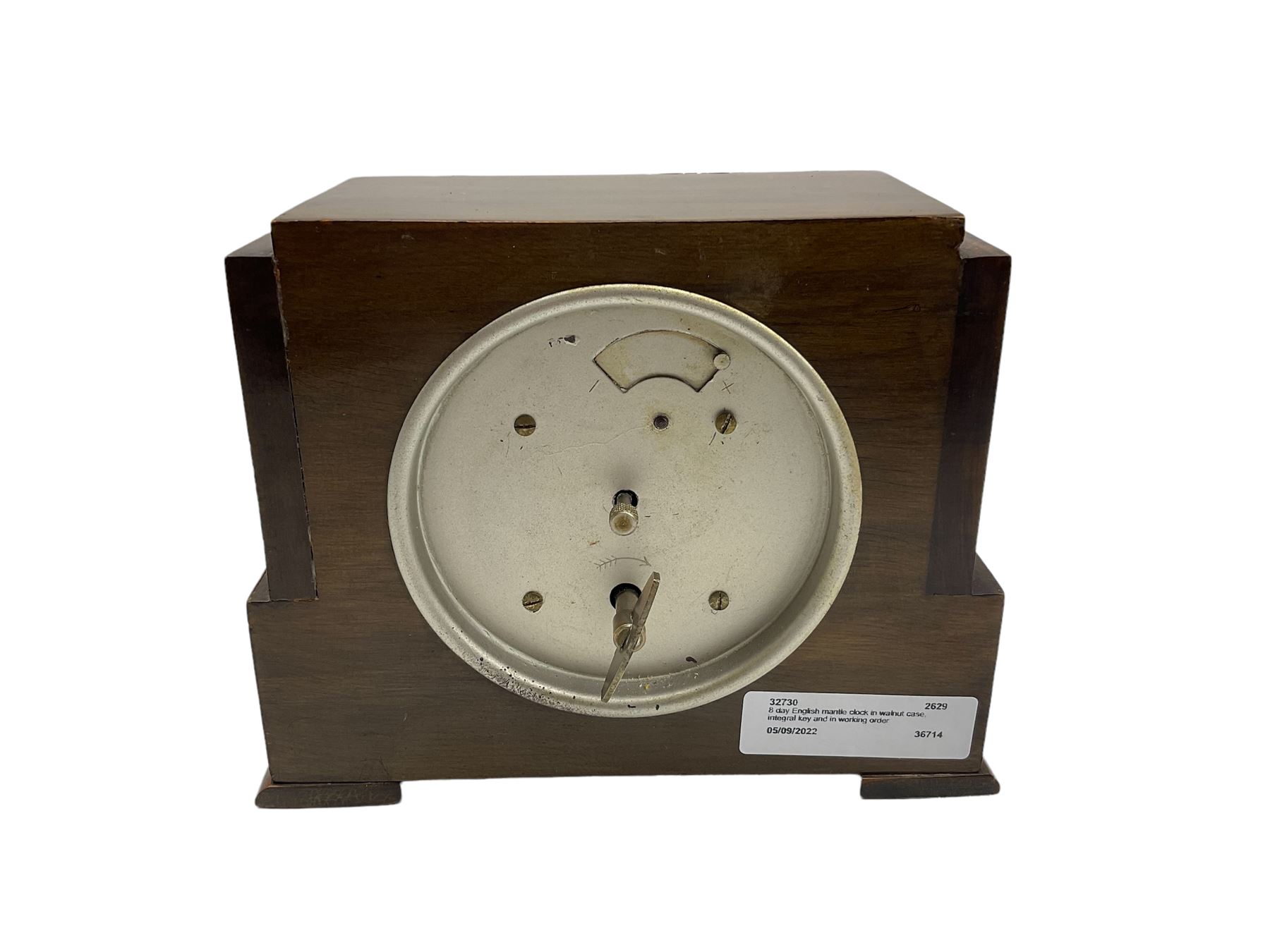 English walnut cased 8-day mantle clock with a square chrome bezel - Bild 3 aus 3