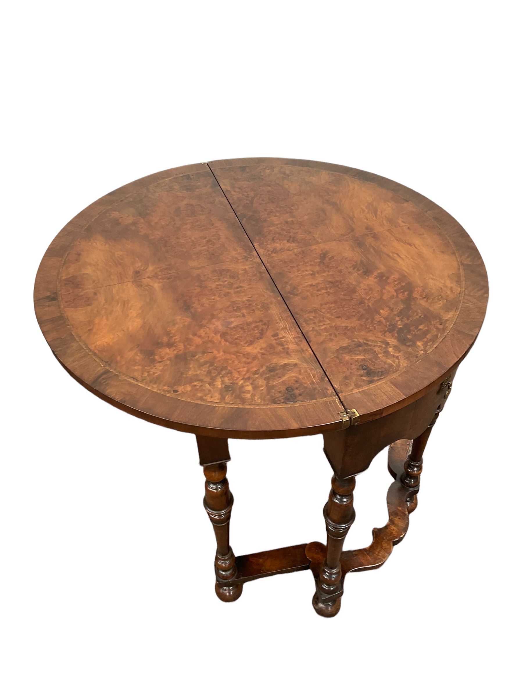 Queen Anne style burr walnut demi lune table - Bild 5 aus 5