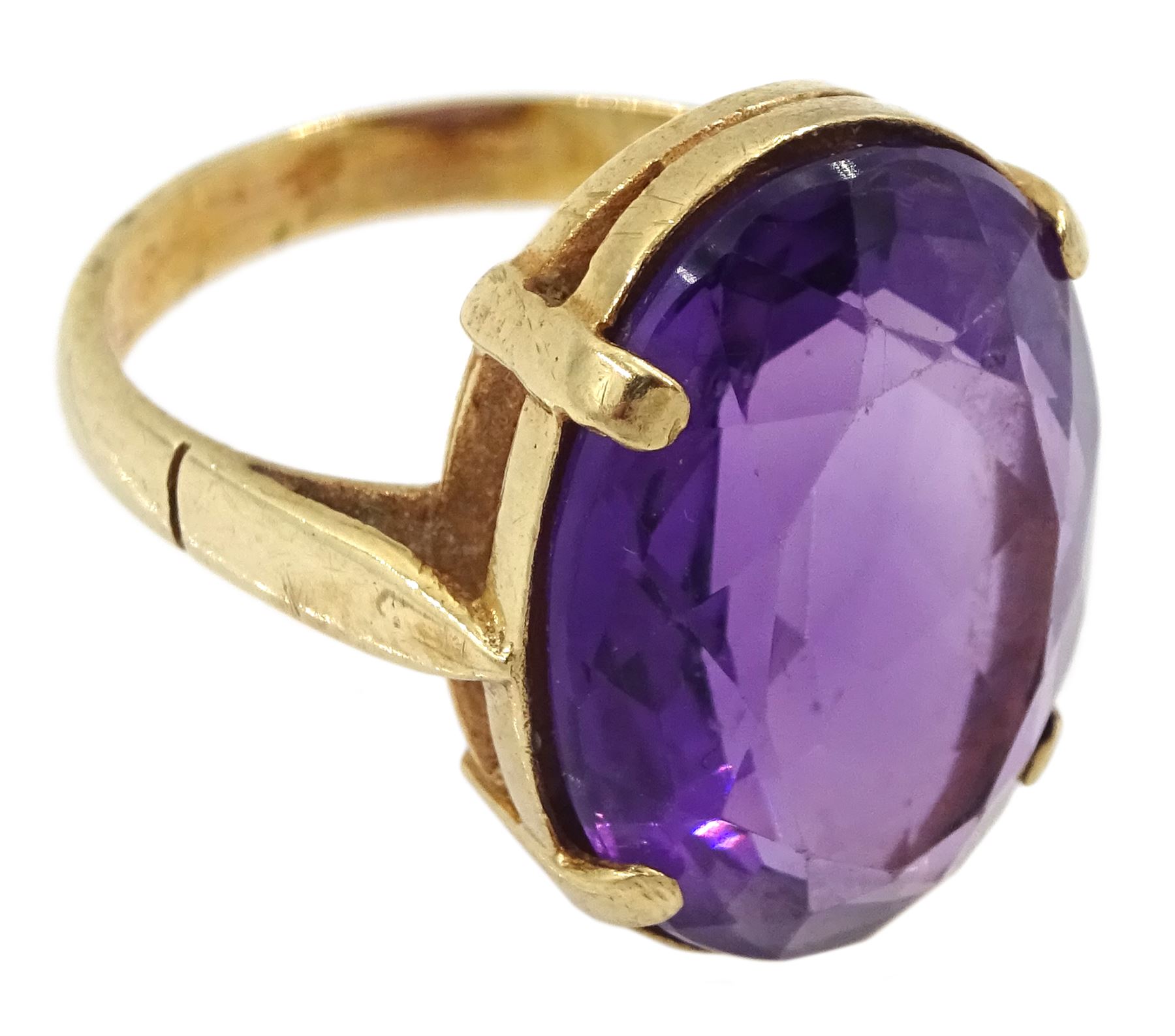 Gold single stone oval amethyst ring - Image 3 of 4