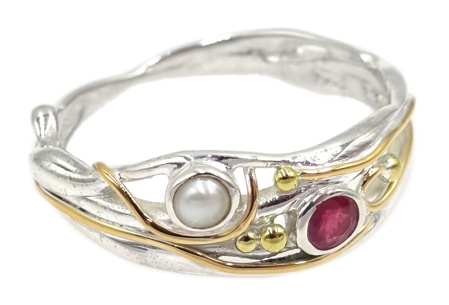 Silver and 14ct gold wire ruby and pearl ring - Image 2 of 4
