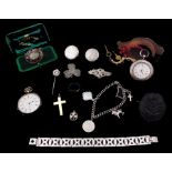 Victorian and later jewellery including gold cross pendant and ring