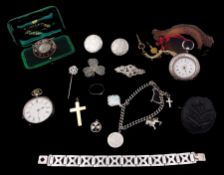 Victorian and later jewellery including gold cross pendant and ring