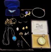 9ct gold jewellery including pairs of earrings and rings