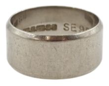 18ct white gold wide wedding band