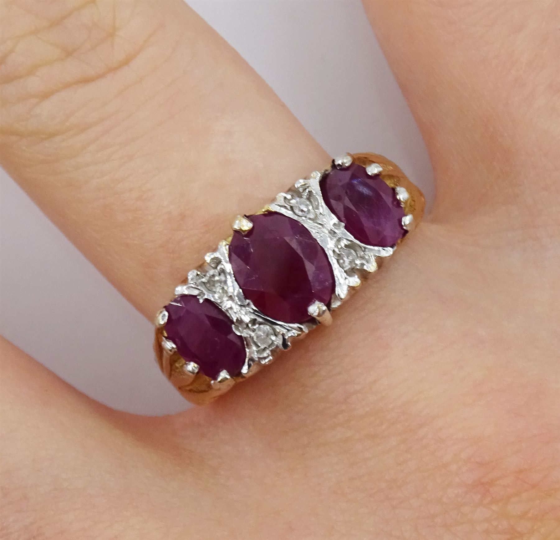 9ct gold ruby and diamond chip ring - Image 5 of 7