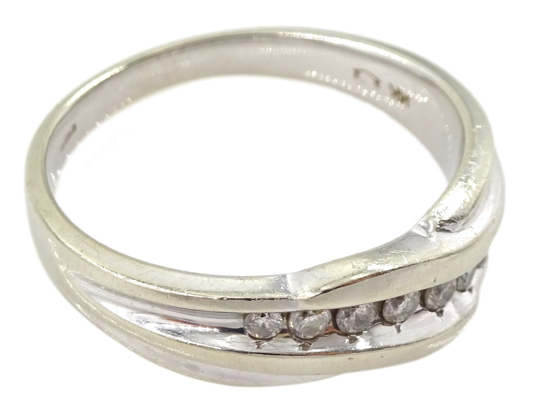 White gold graduating eight stone diamond ring - Image 3 of 4