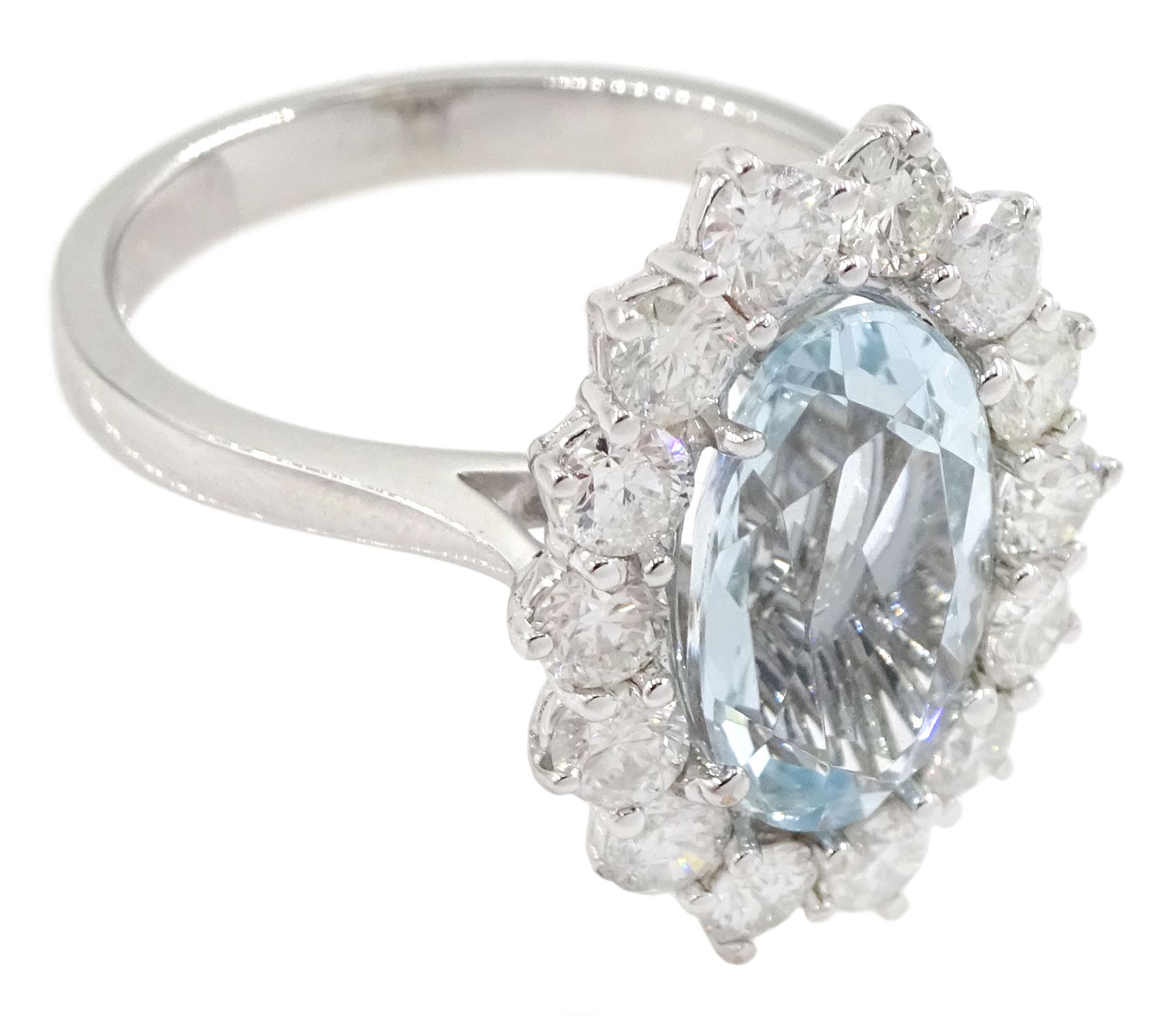 18ct white gold oval aquamarine and round brilliant cut diamond cluster ring - Image 3 of 4