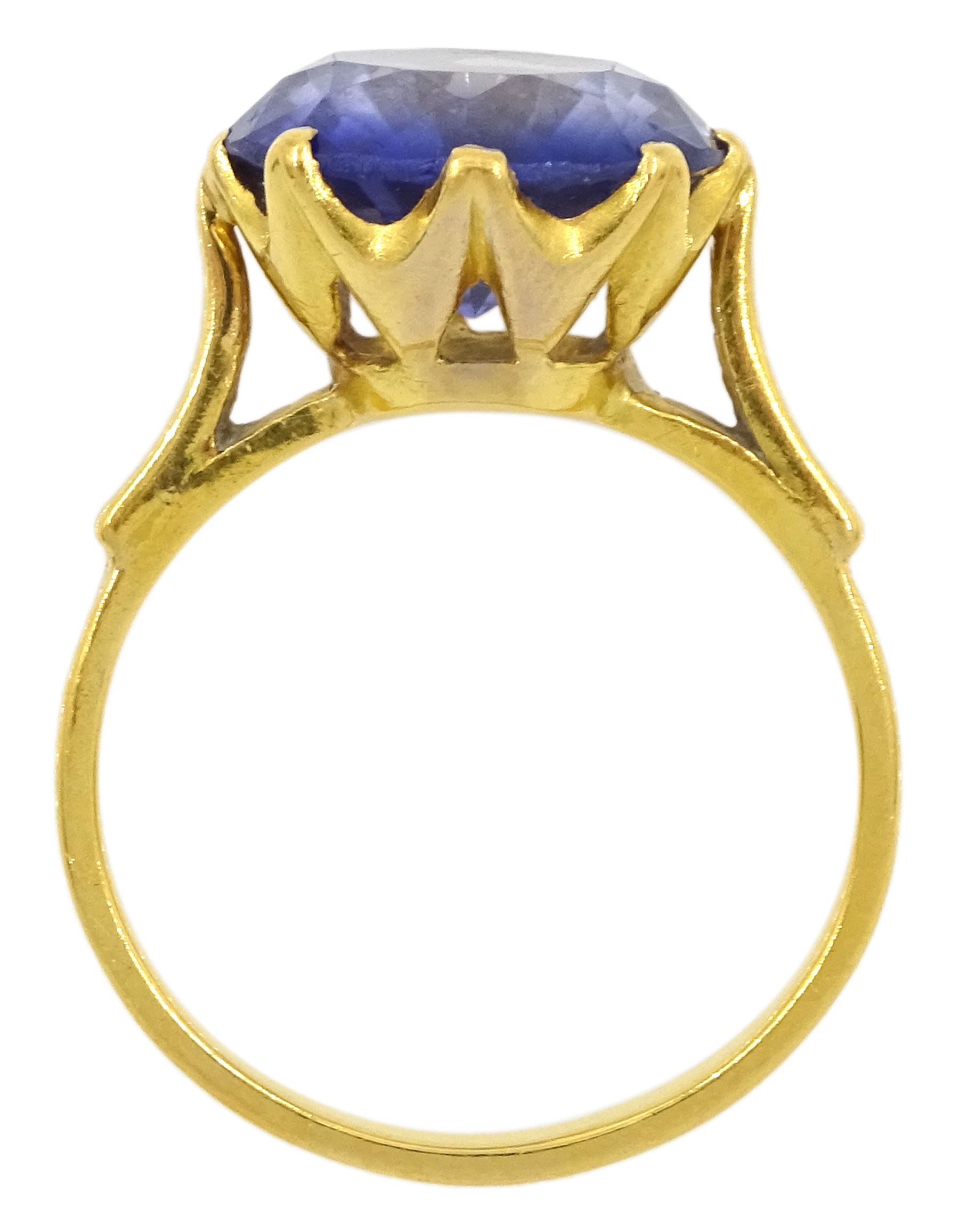 22ct gold single stone synthetic sapphire ring - Image 4 of 4