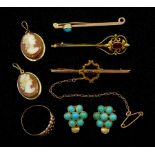 Victorian and later gold jewellery including three stone set brooches
