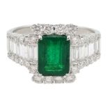 18ct white gold emerald