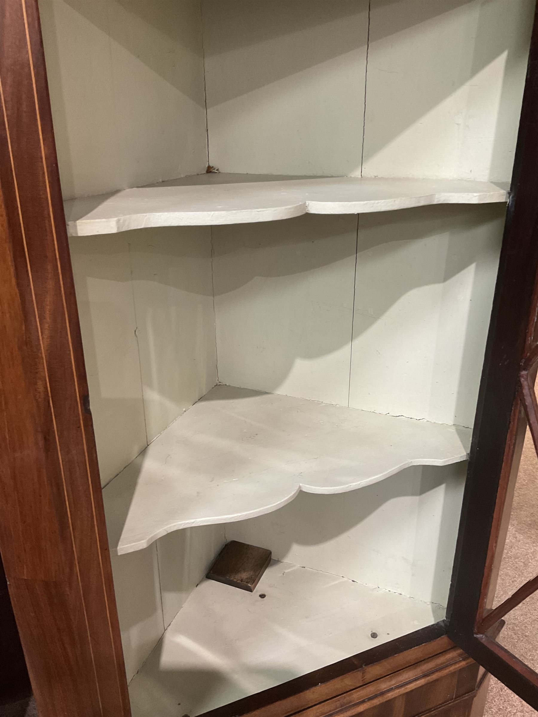 20th century mahogany corner display cabinet - Image 2 of 4