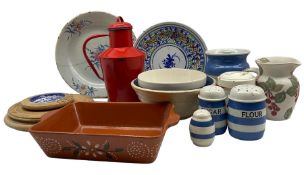 Quantity of kitchenalia to include red enamel pitcher