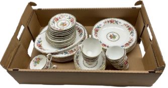 Royal Grafton Malvern pattern part tea and dinner service 36 pieces