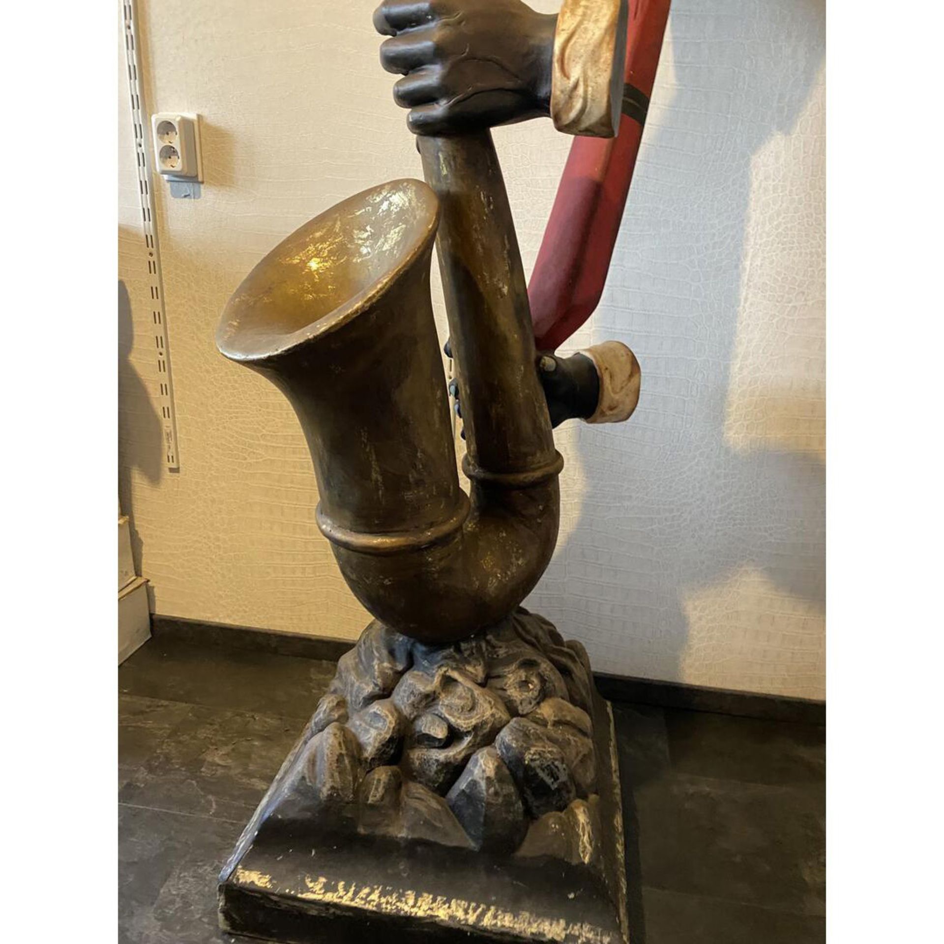 Lifesize Saxophone player statue - Image 5 of 5