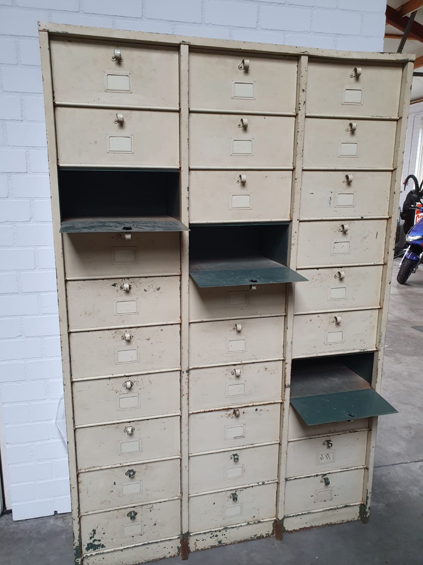 Vintage Strafor Filing Cabinet with 30 Sections - Image 3 of 6