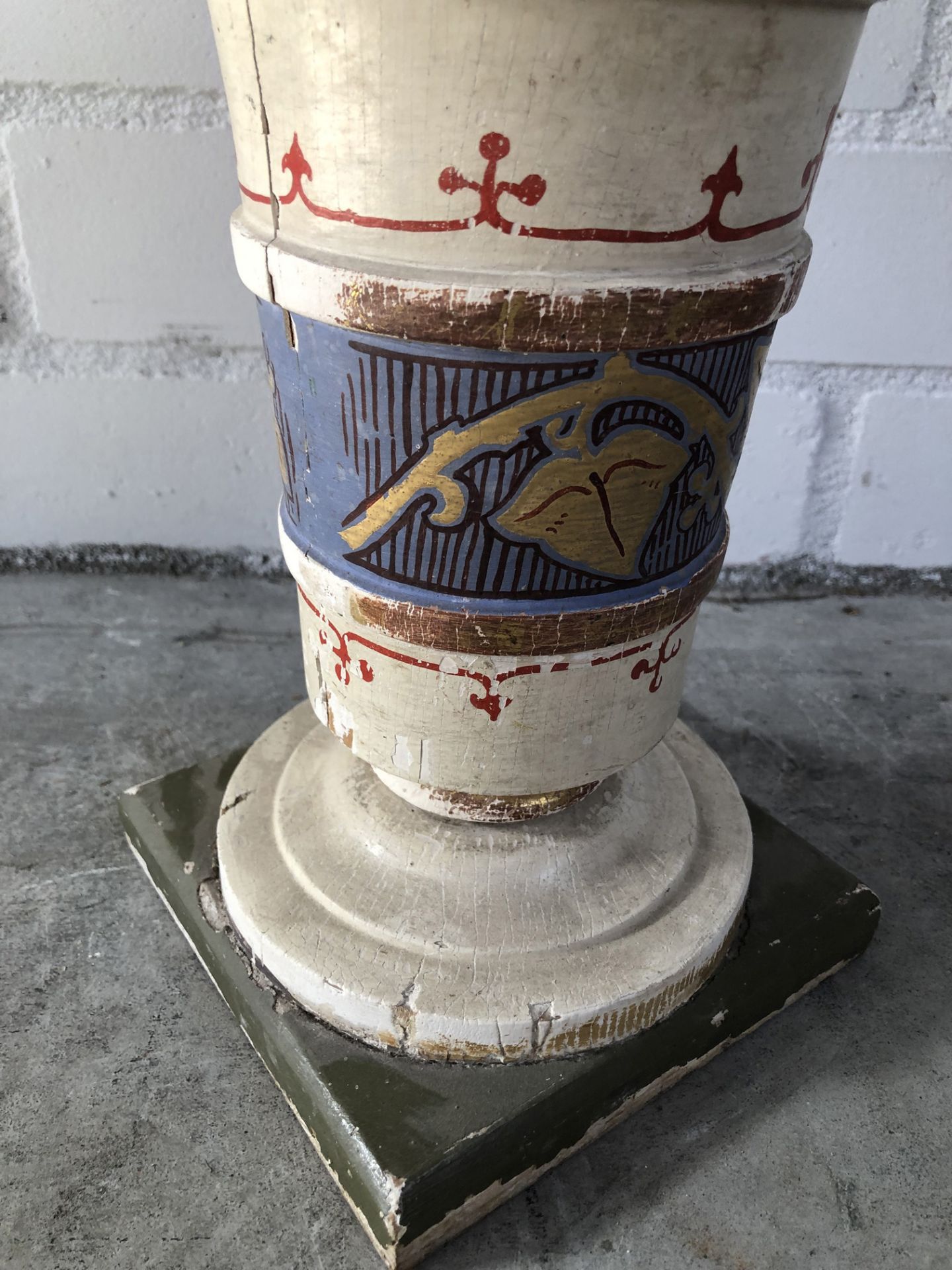 100 year old wooden vase - Image 5 of 6