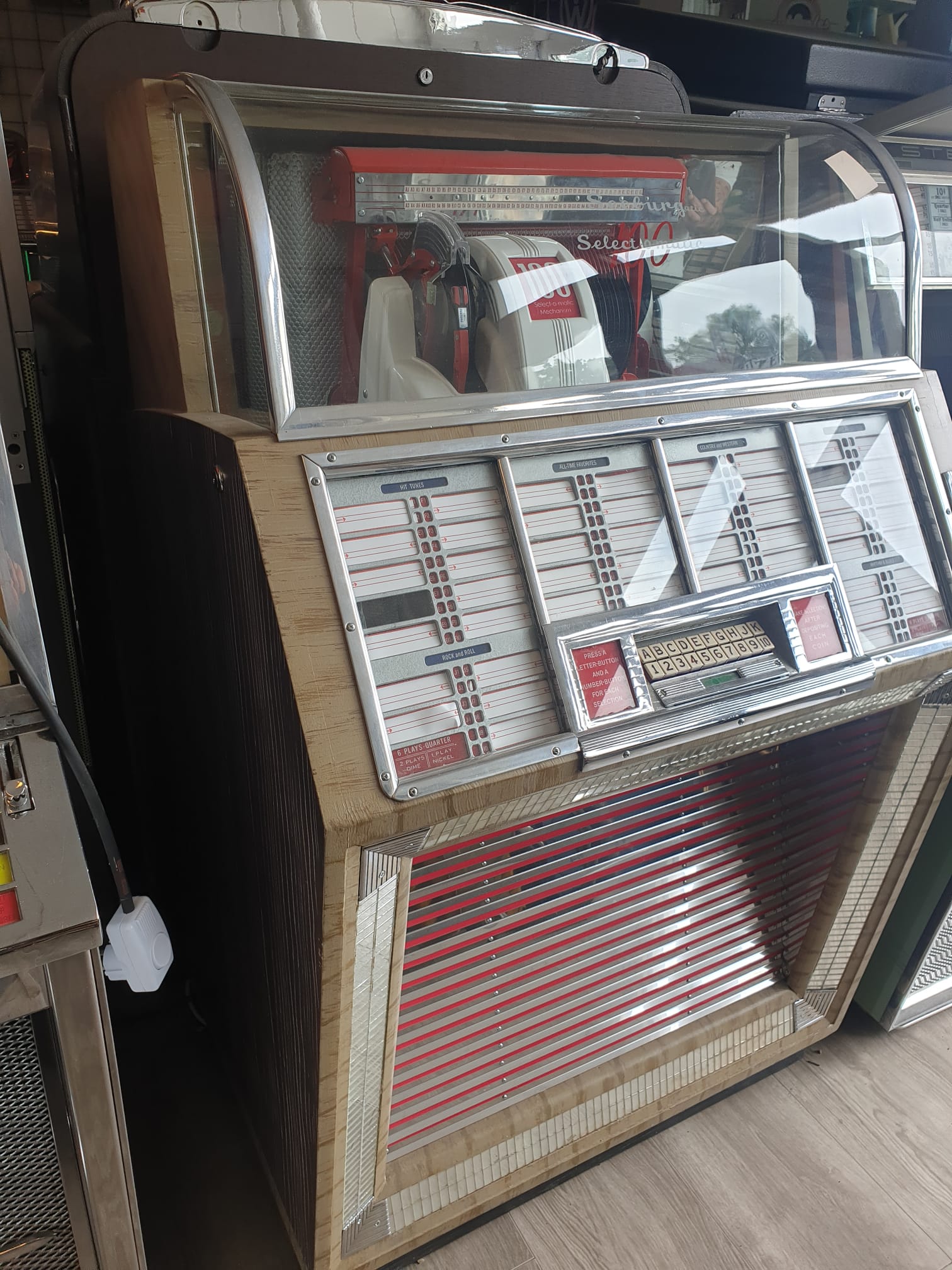 Restored  1950 Seeburg Model M100B Jukebox