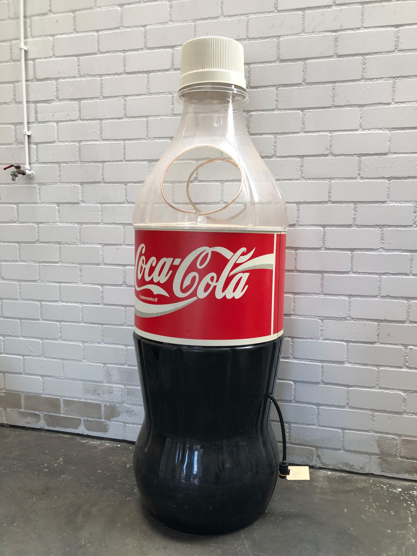 Huge Coca-Cola Bottle Shaped Ice Chest/Cooler - Bild 2 aus 5