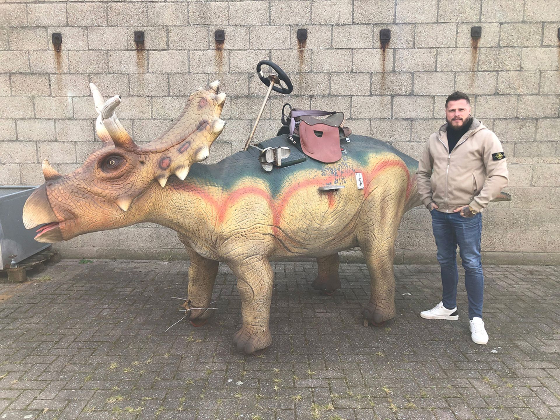 Gigantic Fairground Coin-Op Triceratops Attraction