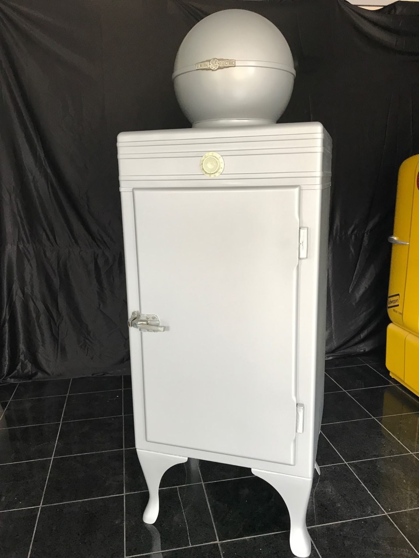 1931 G.E. Refrigerator in Metalic Matt Gray Color