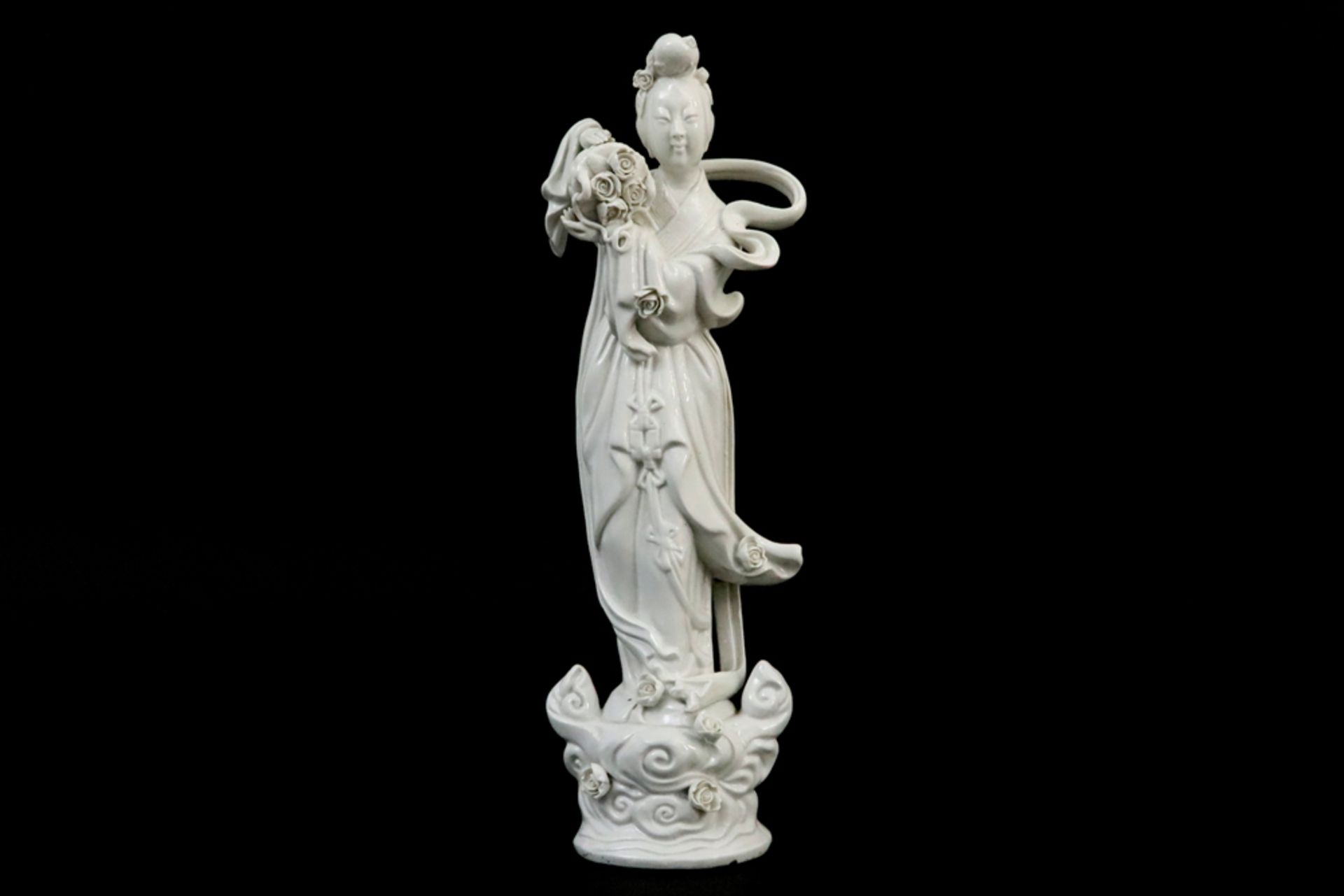 Chinese "Quan Yin" sculpture in porcelain || Chinese sculptuur in 'blanc de Chine"- porselein : "