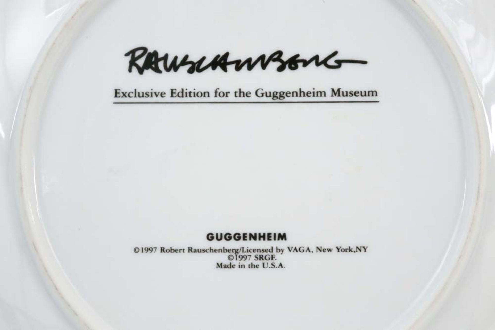pair of exclusive "SRGF" edition plates, exclusive for the Guggenheim Museum in porcelain with - Bild 3 aus 3