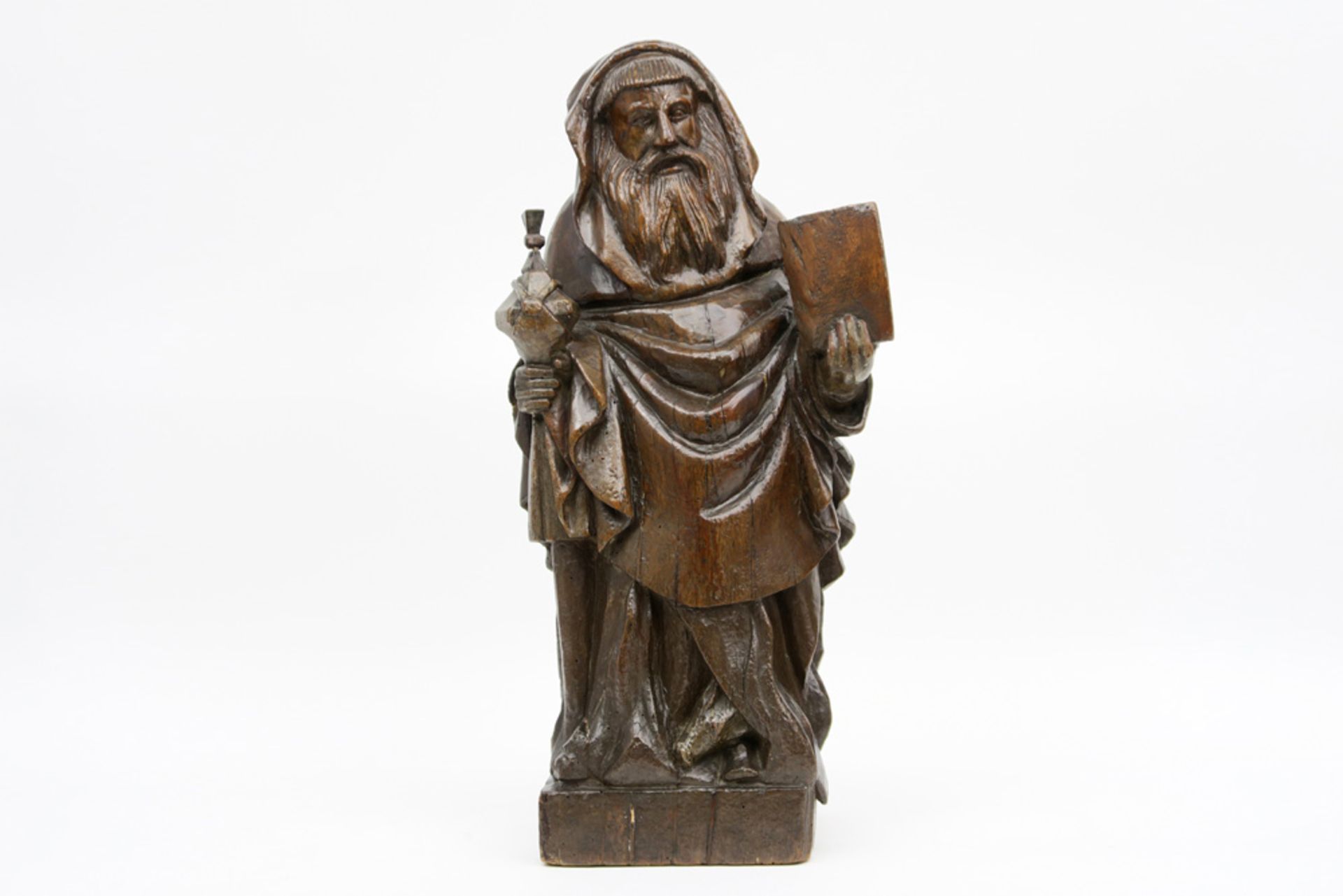 17th/18th Cent. "Saint" sculpture in wood || Antieke houtsculptuur : "Heilige met boek en ciborie" -