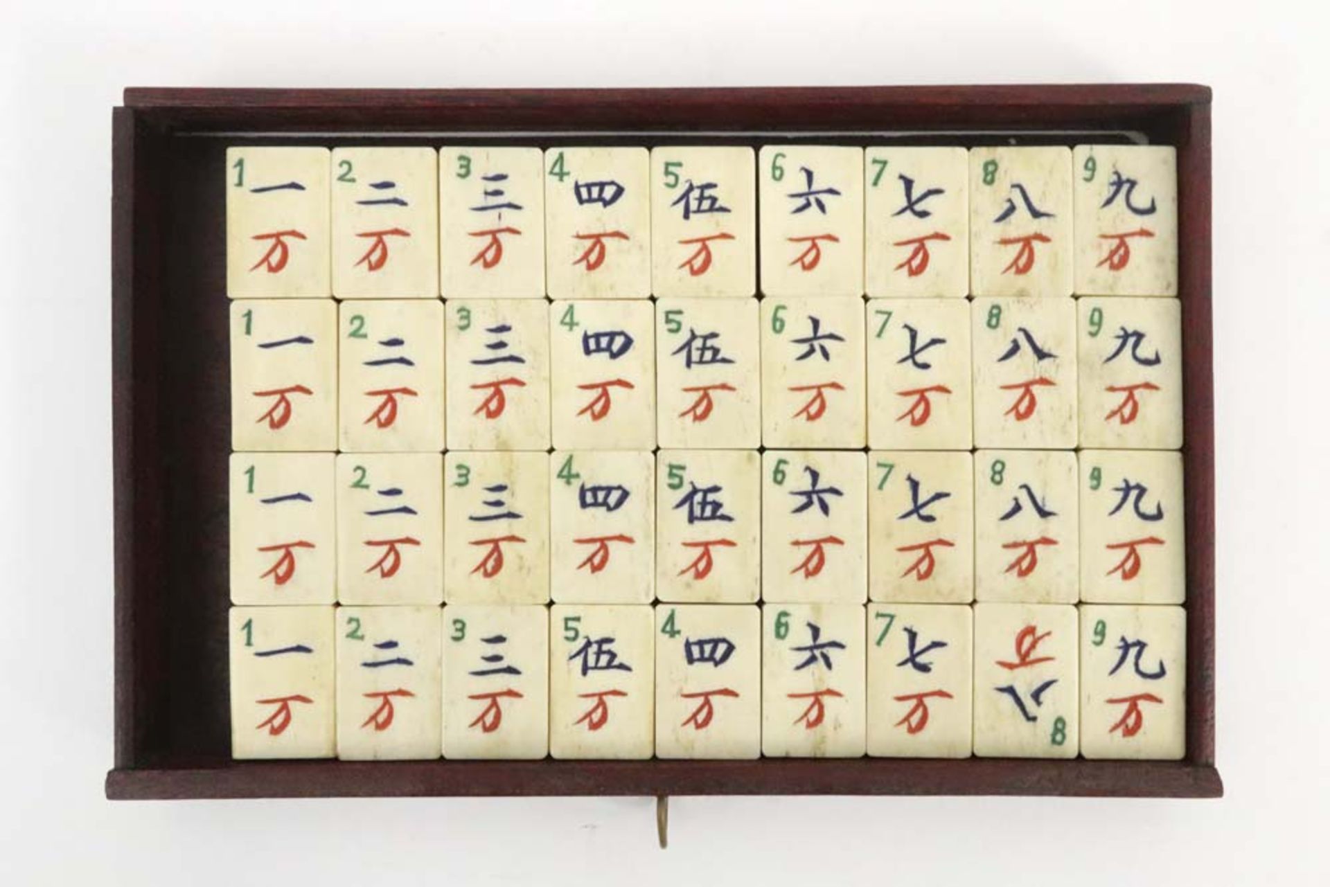 'antique' Chinese mahjong game with pieces partially in ivory in its box with drawers and with brass - Bild 6 aus 7