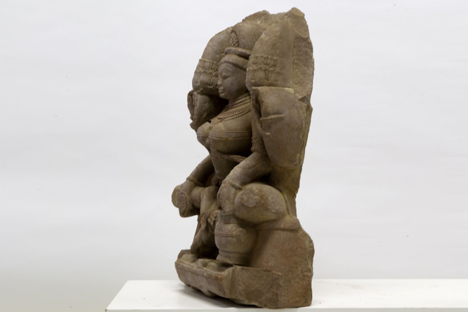 quite exceptional 10th Cent. Indian late Gupta period "Annapurna"sculpture in red sandstone || INDIA - Image 4 of 6