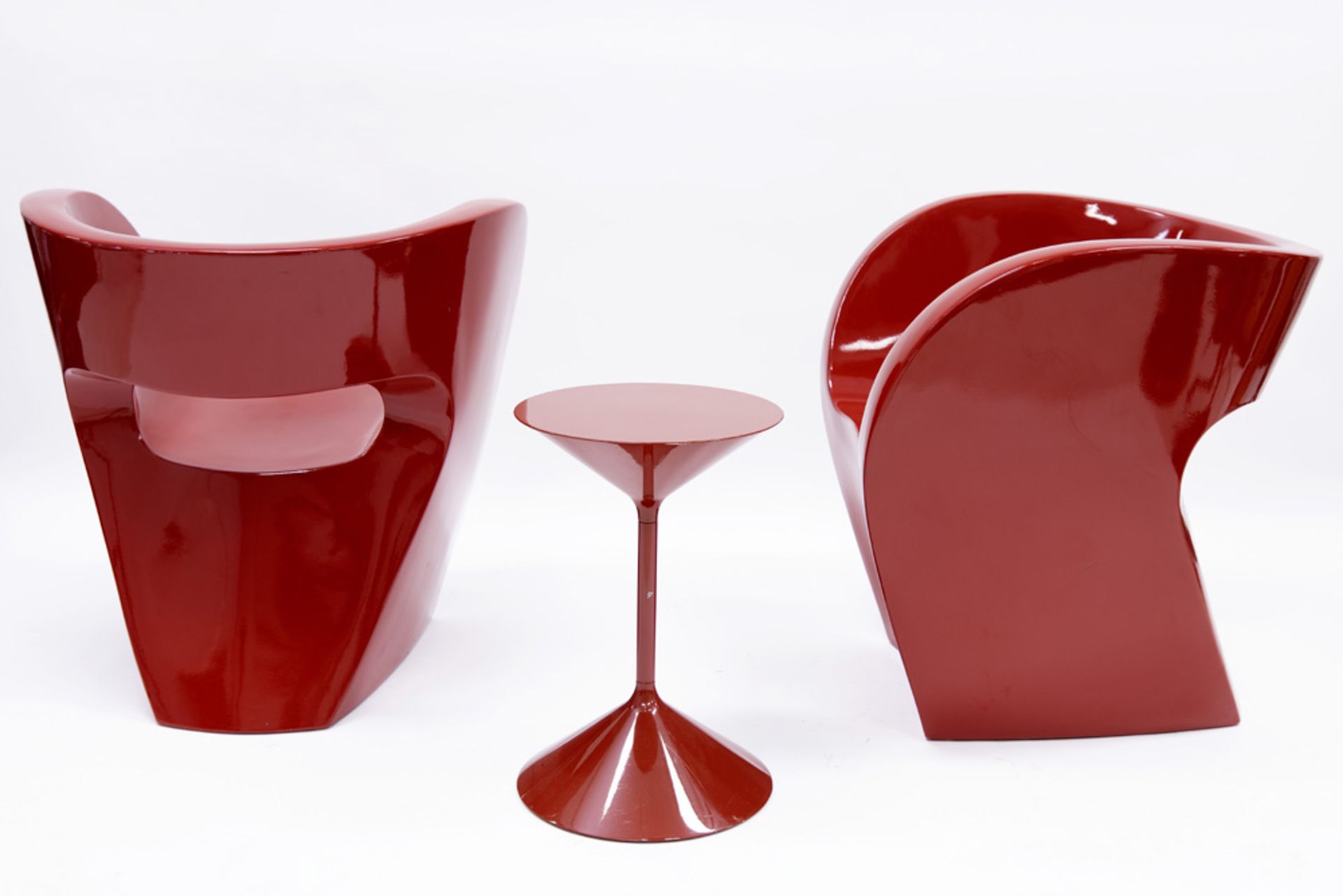 red set of a small occasional Zanotta table with a design by Rasulo Prospero & a pair of Morosa - Bild 2 aus 4