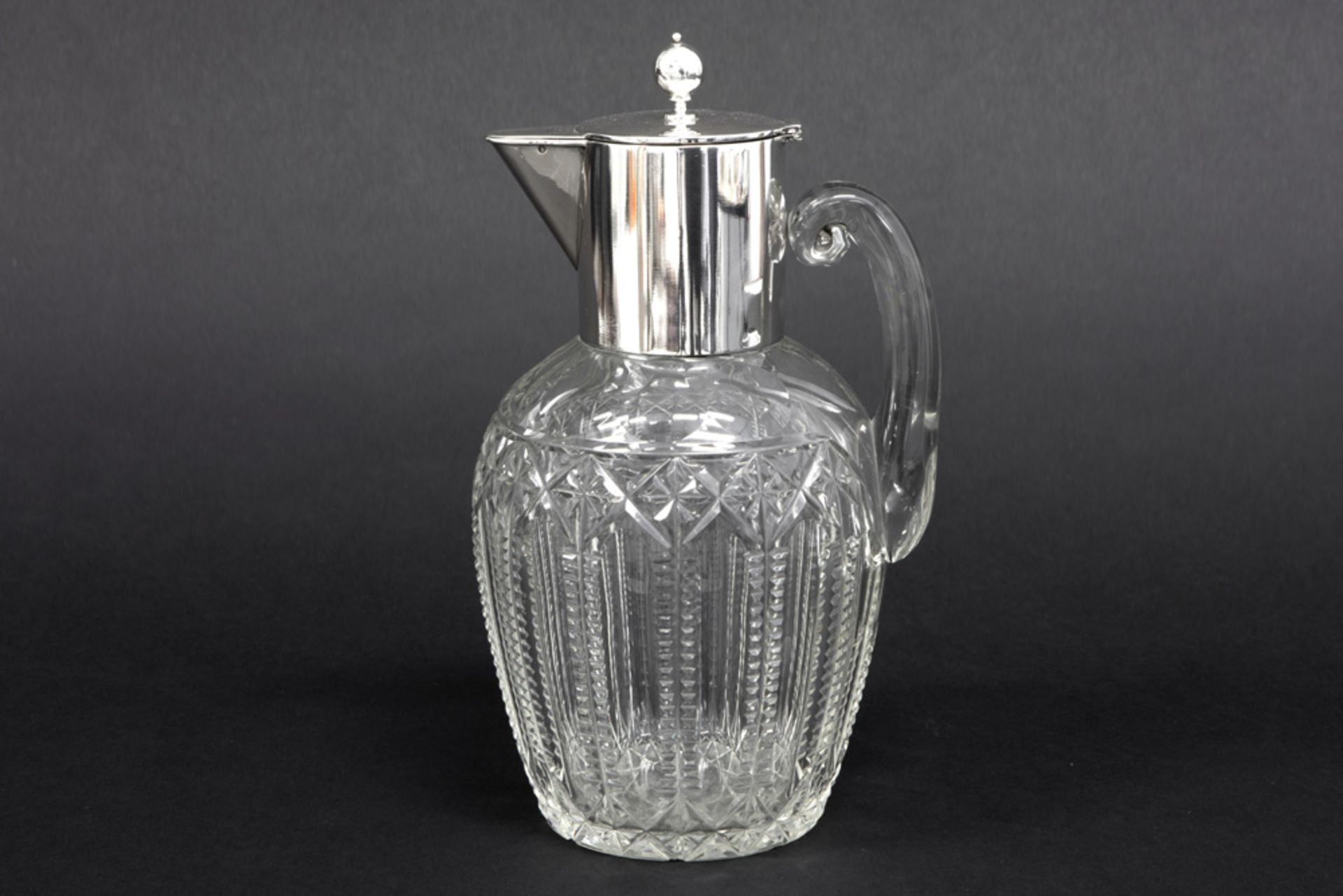 antique Dutch decanter in crystal and marked silver || Antieke Nederlandse karaf met greep in