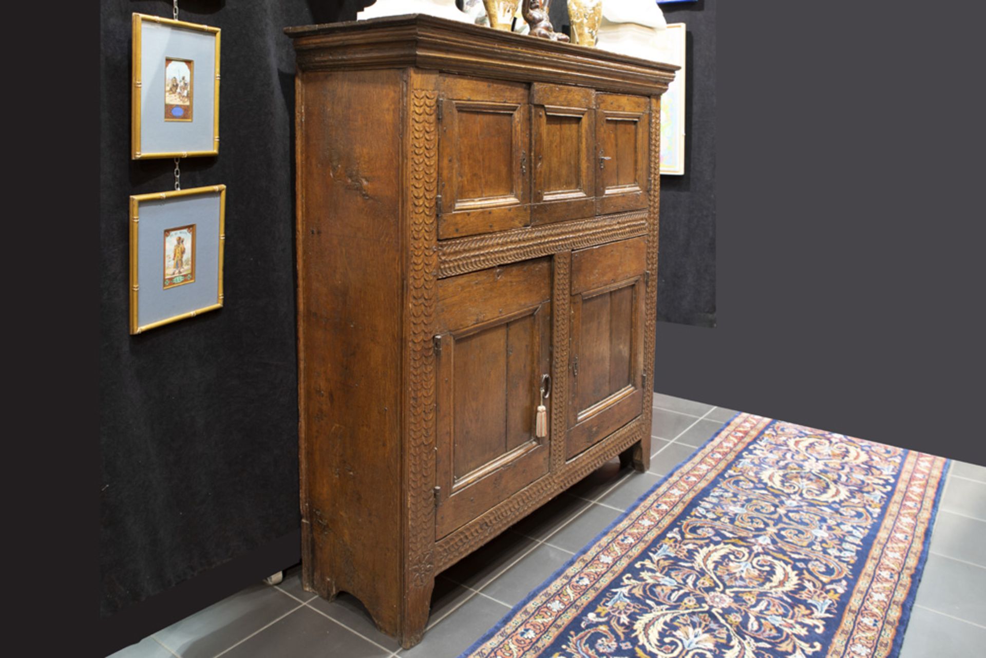 early 17th Cent. Renaissance stylefour doors cupboard in oak with a nice patina || Vroeg zeventiende