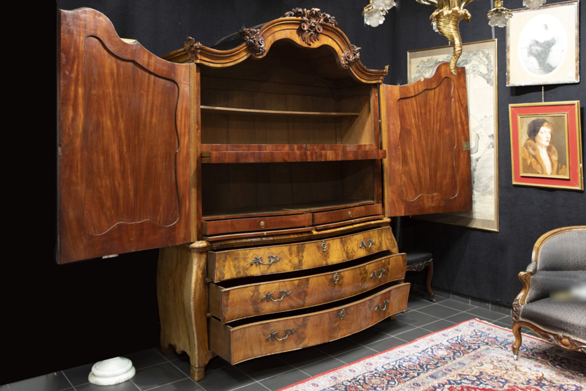 superb 18th Cent. Dutch Louis XV style cabinet in mahogany || NEDERLAND - 18° EEUW superb zgn - Image 2 of 2