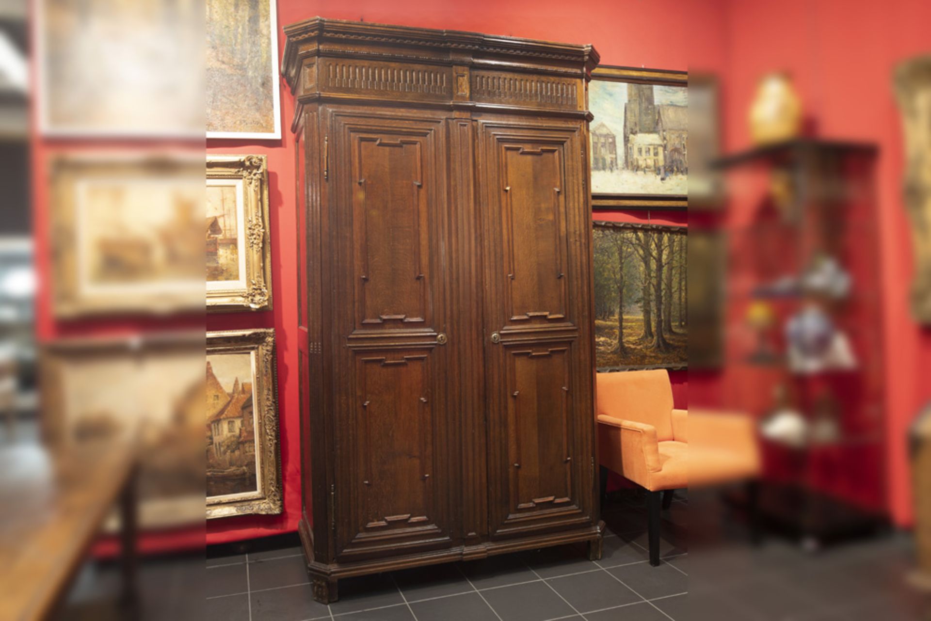 18th Cent. Flemish Louis XVI style wardrobe in oak || Achttiende eeuwse Vlaamse Lodewijk XVI-