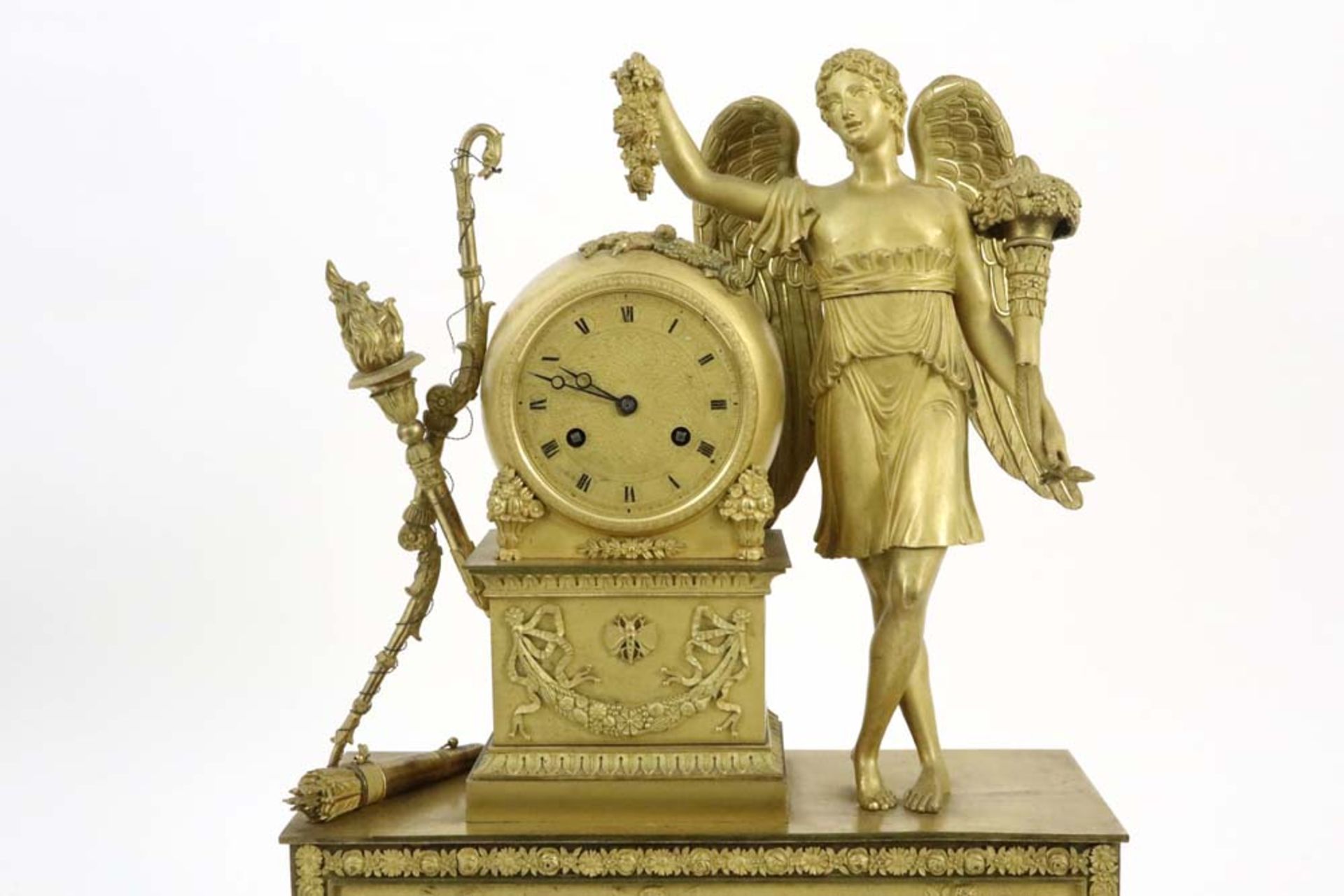 early 19th Cent. French Empire style clock in gilded bronze with a work with cord suspension || - Image 2 of 3