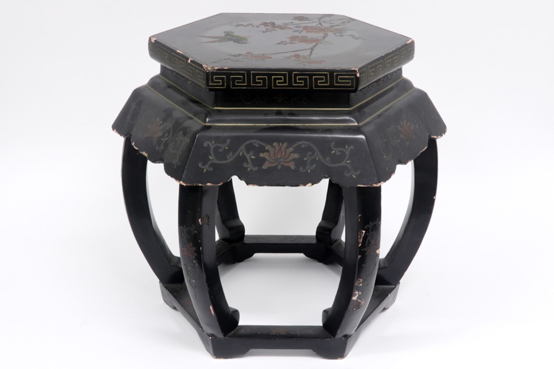 Chinese pedestal in lacquered wood || Chinees sokkeltje in gelakt hout - hoogte : 45 cm