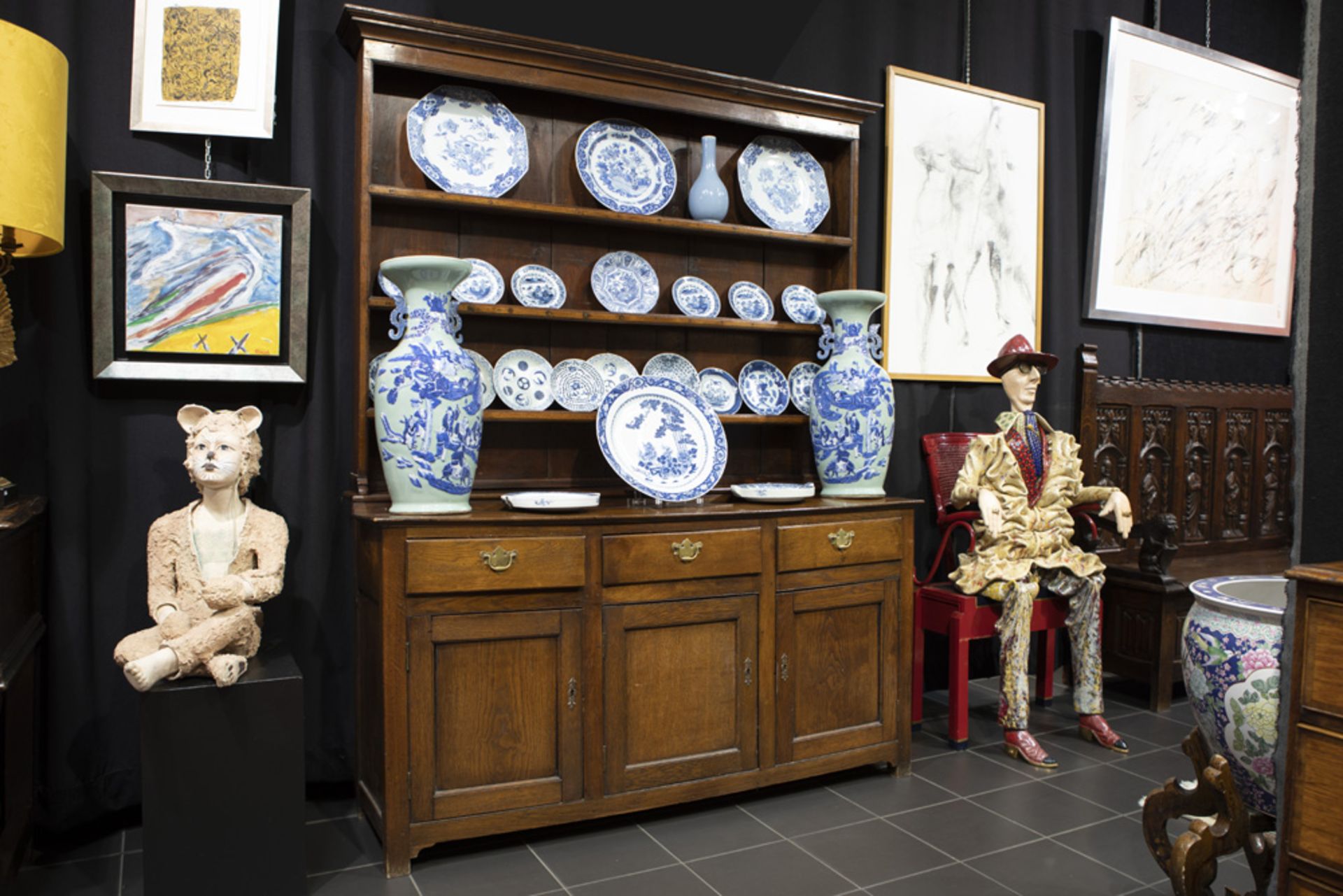 18th Cent. English dresser in oak || Achttiende eeuwse Engelse vaisselier in eik met onderaan drie - Image 2 of 2