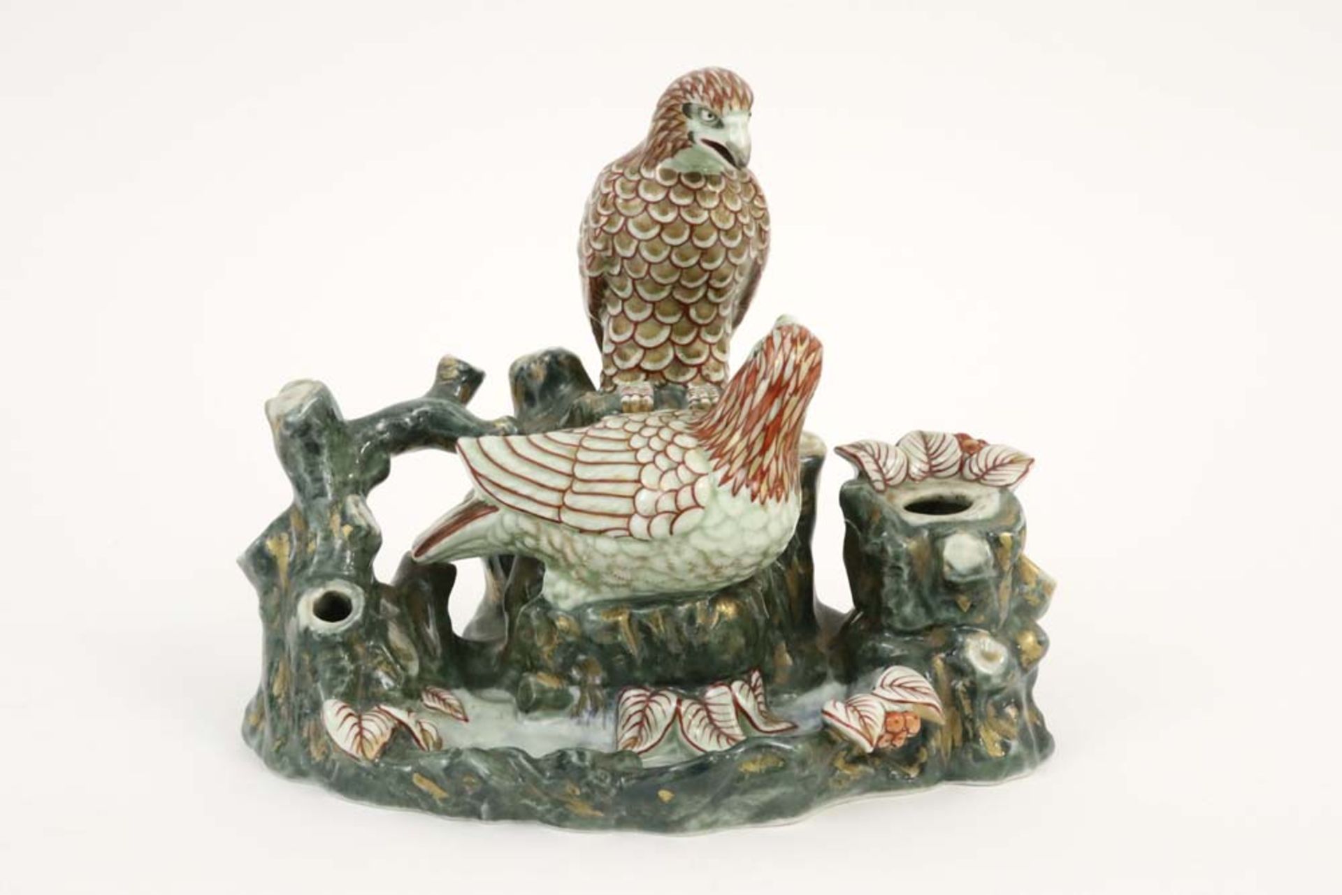 Japanese ink-stand with two eagles in porcelain || Japans inktstel met twee arenden in porselein met