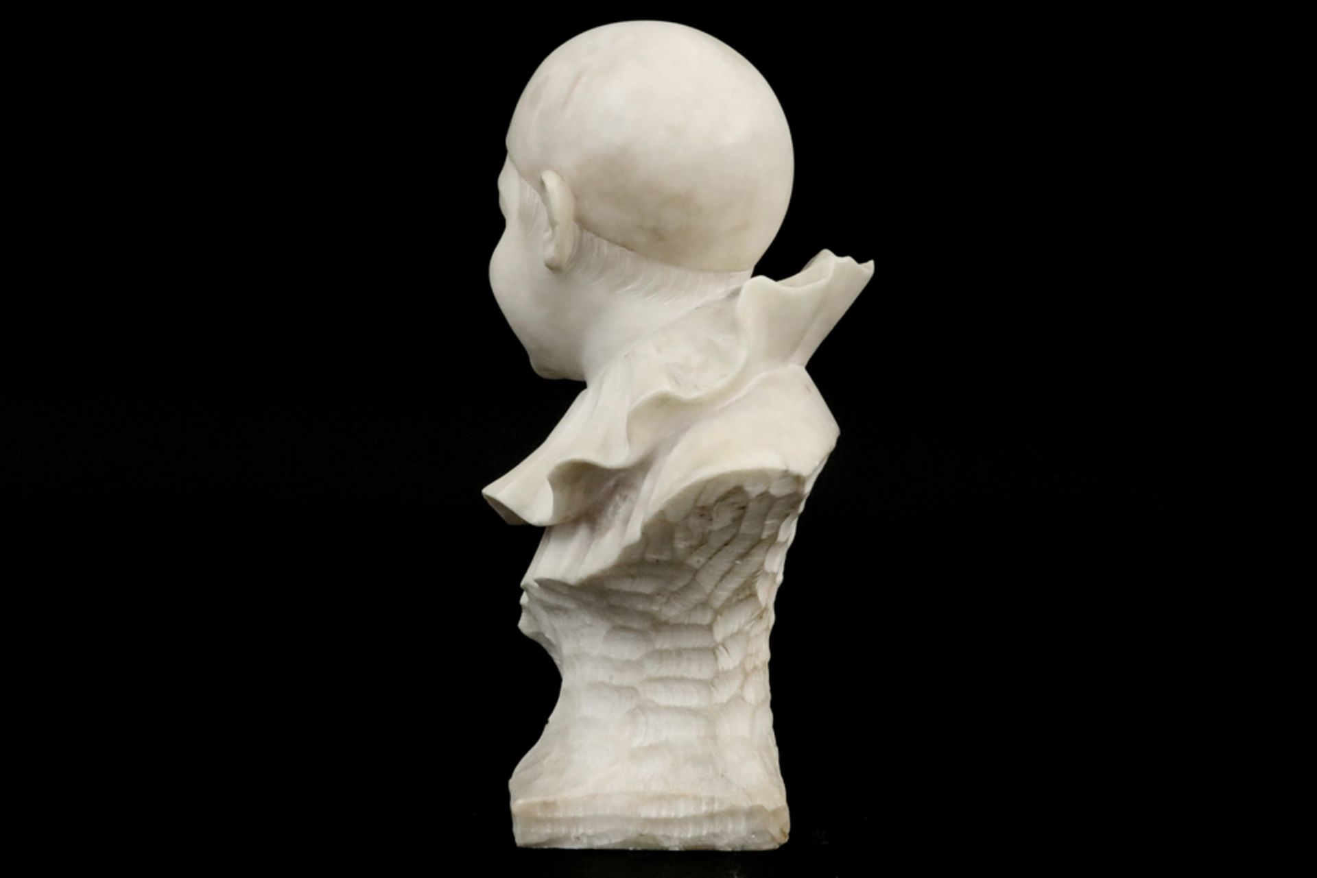 early 20th Cent. Italian sculpture in alabaster - signed Guerrieri || GUERRIERI kleine sculptuur - Image 4 of 5