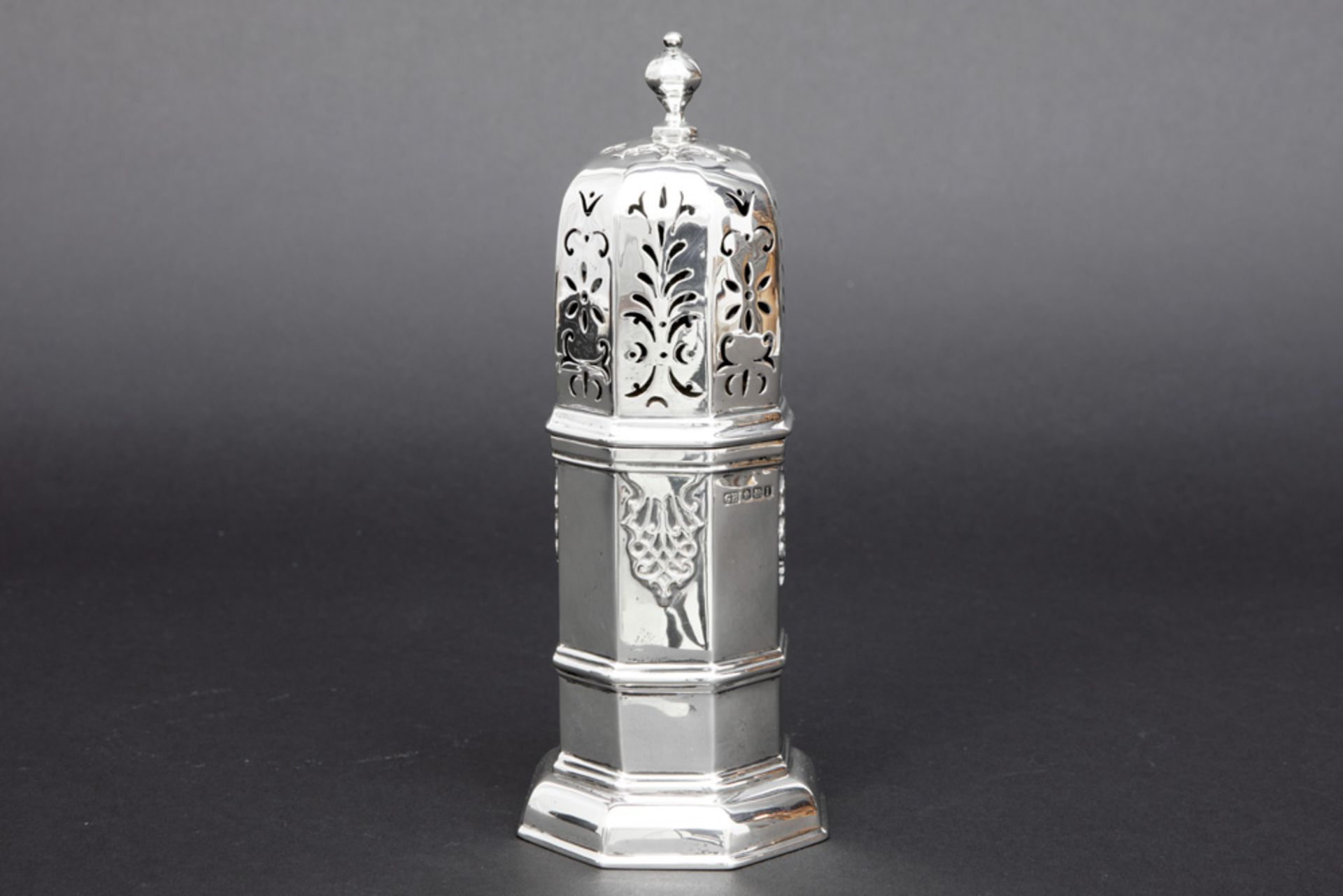 quite big English caster in marked and Harrison Brothers & Howson signed silver || HARRISON BROTHERS - Image 2 of 4