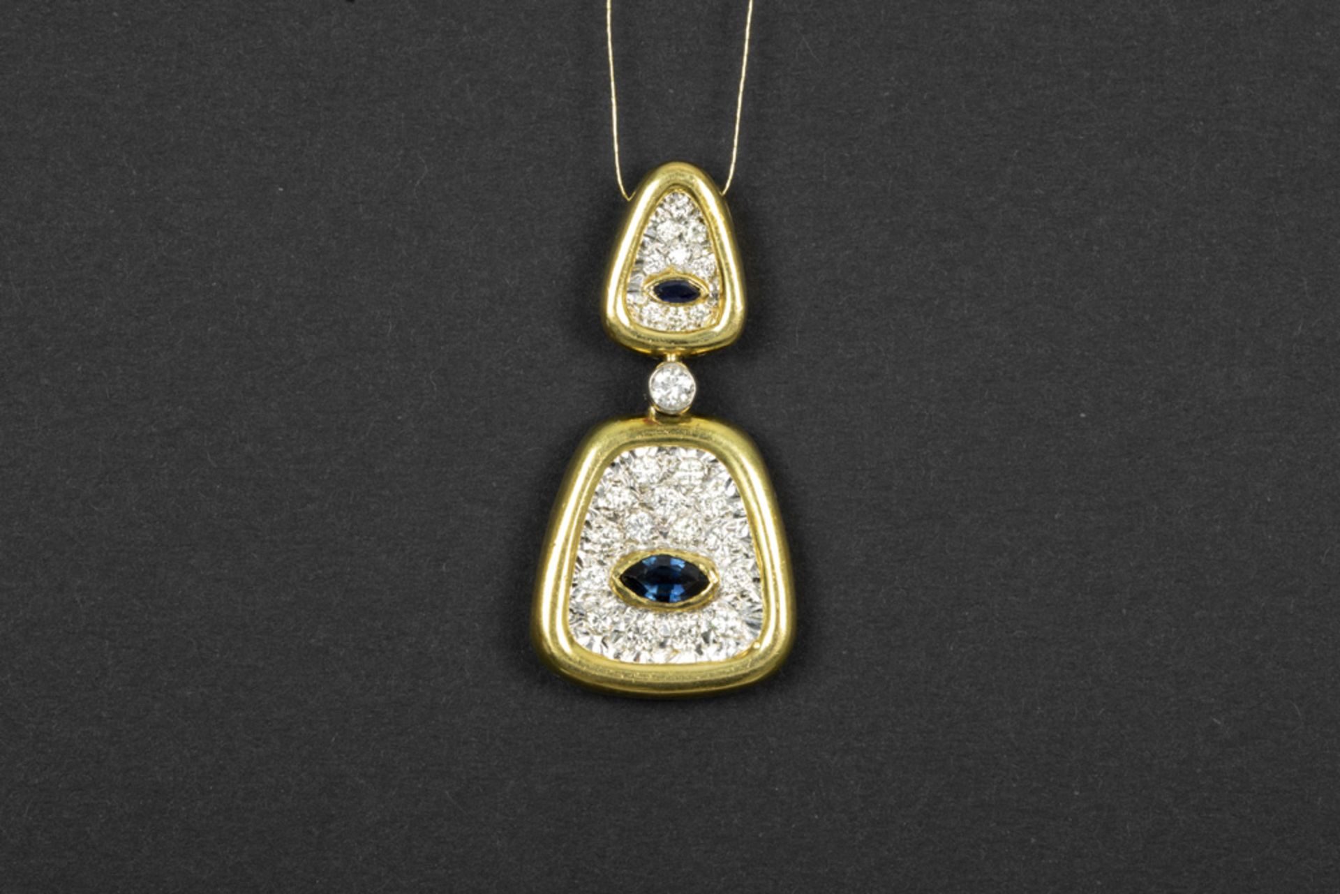 seventies' vintage pendant in yellow and white gold (18 carat) with ca 1 carat of very high