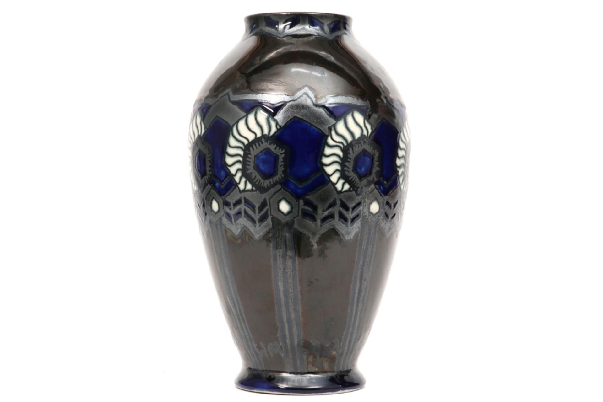 Quimer Odetta" marked Art Deco vase in ceramic with a polychrome decor with stylised shells || Art - Bild 2 aus 5