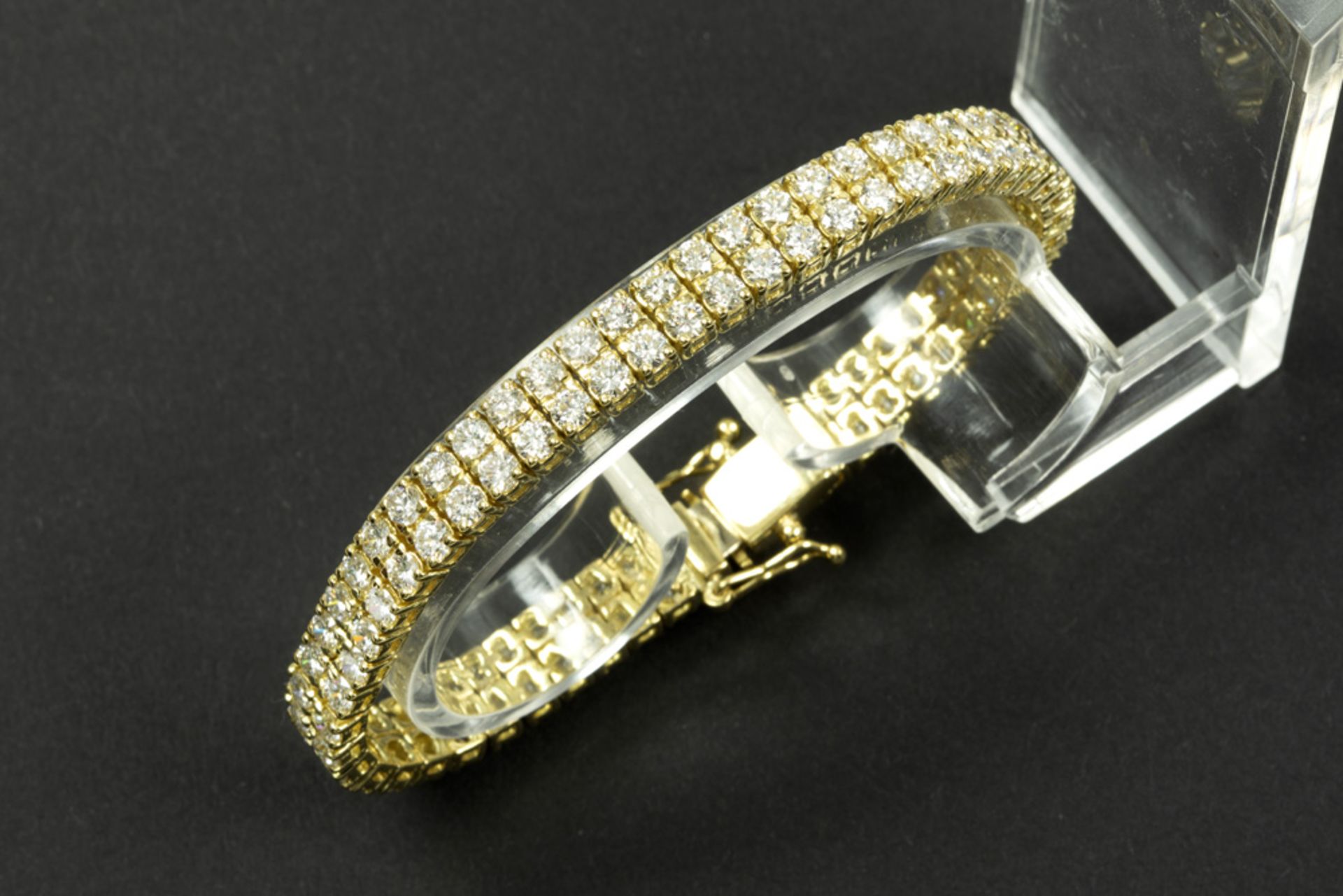 beautiful bracelet in yellow gold (18 carat) with ca 10,20 carat of high quality brilliant cut - Image 2 of 2