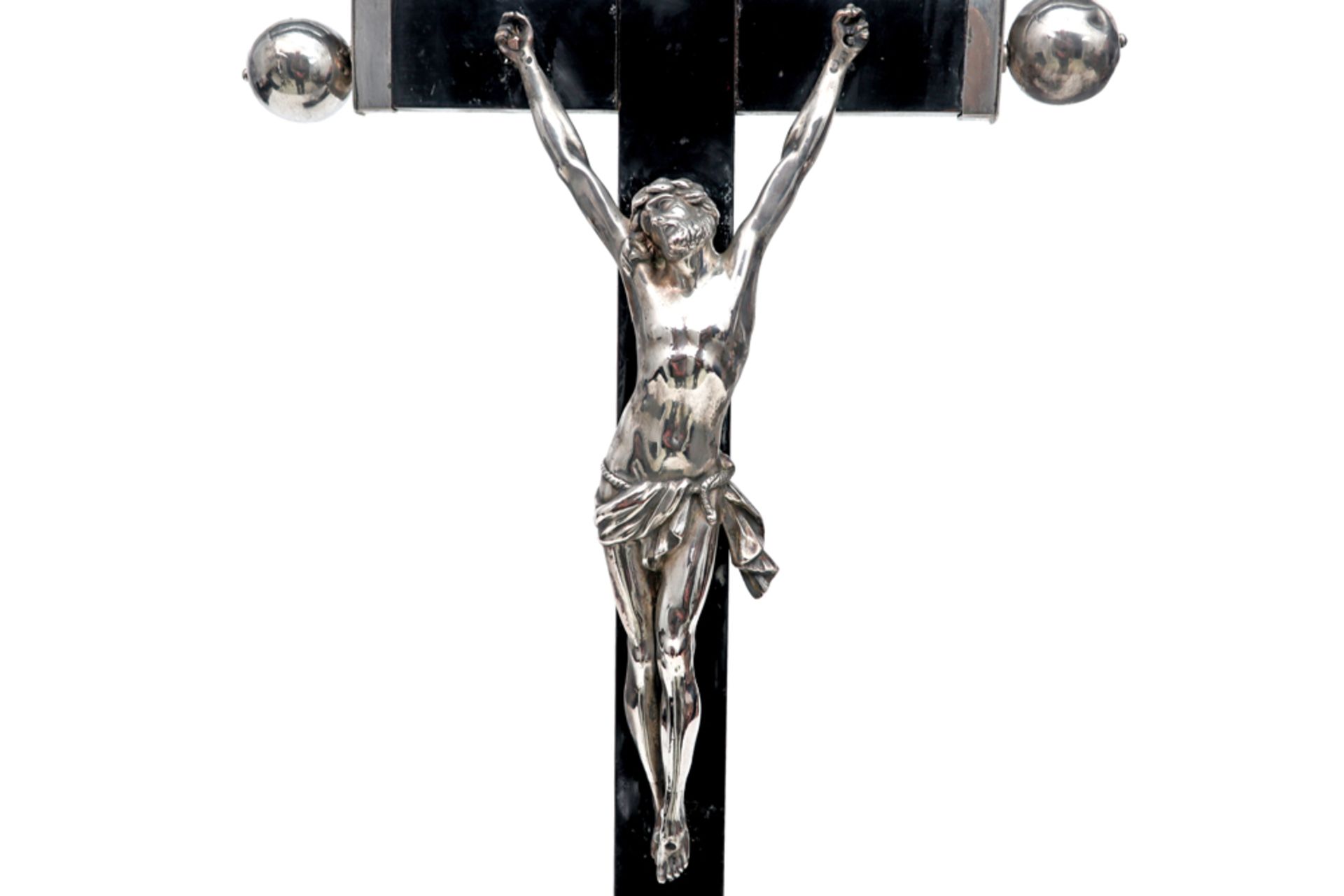 18th Cent., probably French crucifix with corpus, skull and ornamentation in twice marked silver ( - Bild 2 aus 2