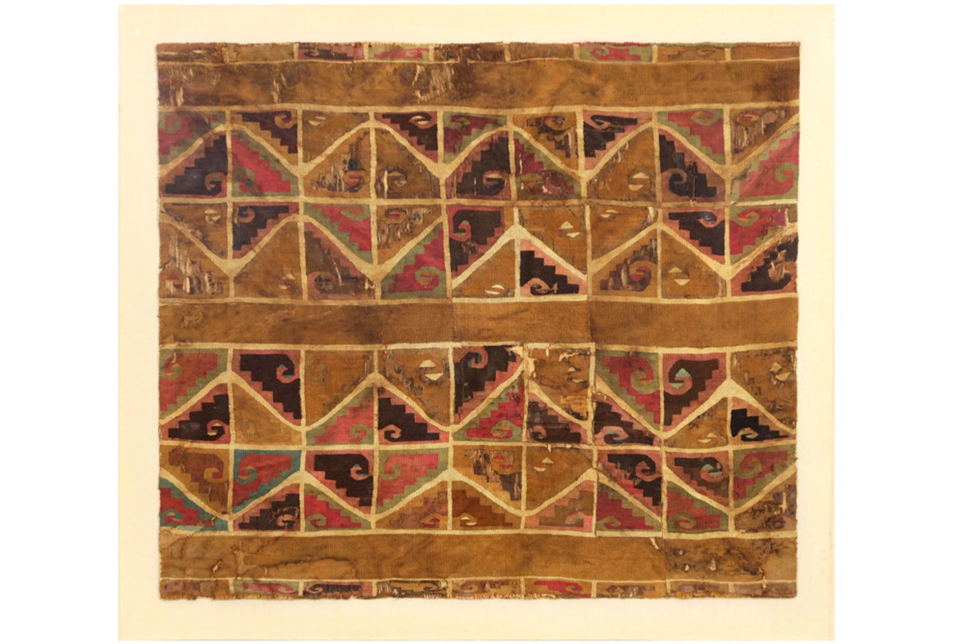 antique central American piece of textile, possibly from an Inca tunic || Antiek Midden-Amerikaans - Image 2 of 2